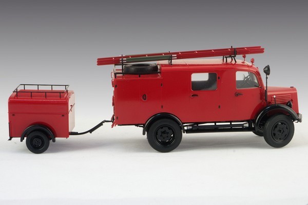 L1500S LF 8 German Light Fire Truck – Image 3
