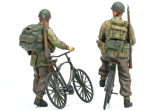 BRITISH PARATROOPERS & BICYCLES – Image 4