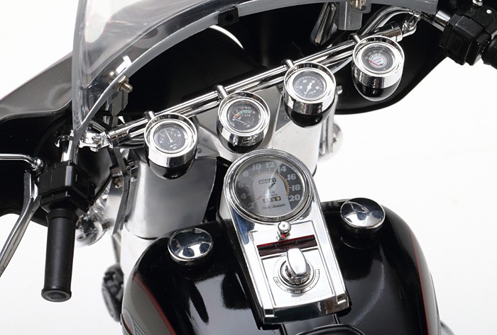 Harley Davidson FLH Classic - Black – Image 6