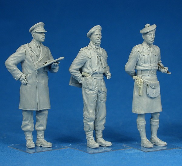 BRITISH OFFICERS – Image 2