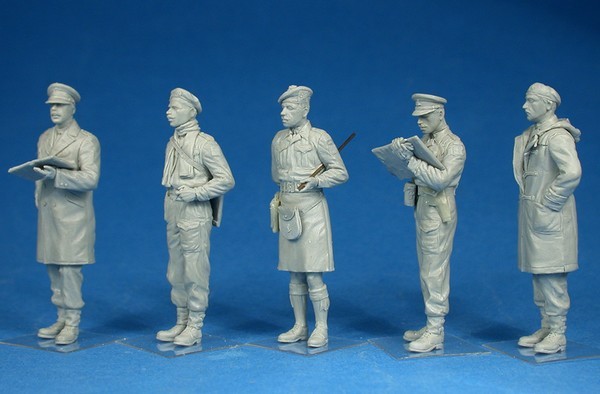 BRITISH OFFICERS – Image 5