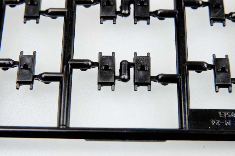 SET DE CHENILLES T-85E1 CAOUTCHOUC P/CHARS LEGERS US M24 1950 – Image 3
