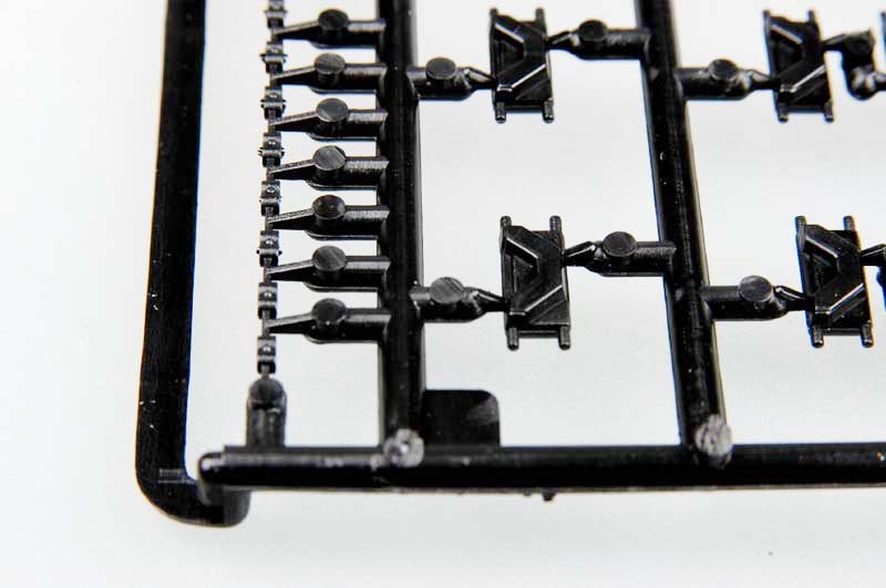 SET DE CHENILLES T-85E1 CAOUTCHOUC P/CHARS LEGERS US M24 1950 – Image 4