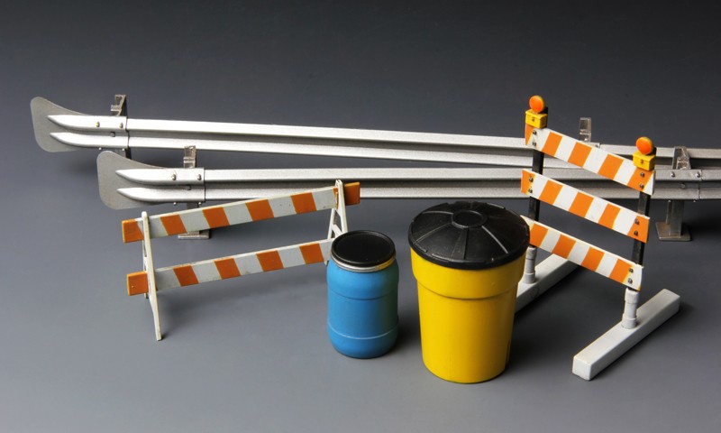 BARRICADES & HIGHWAY GUARDRAIL – Image 2