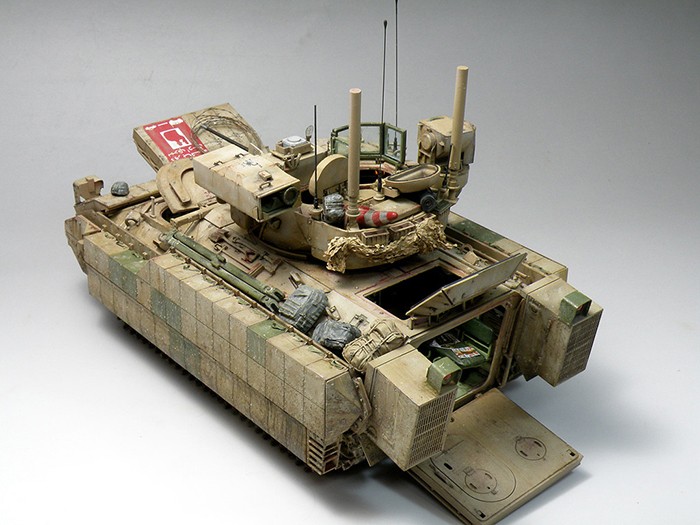 U.S. INFANTRY FIGHTING VEHICLE M2A3 BRADLEY W/BUSK III – Image 13