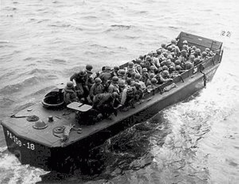 LCVP with US Infantry D Day – Image 19