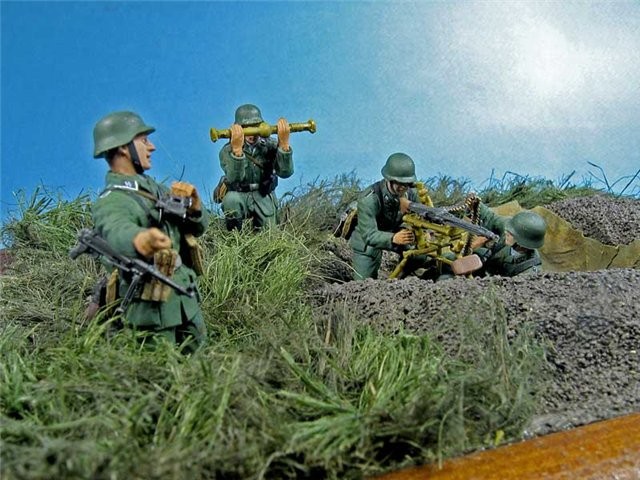 German MG42 Heavy Machine Gun team – Image 2