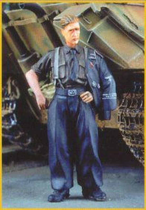 OFFICIER TANKISTE ALLEMAND 1944