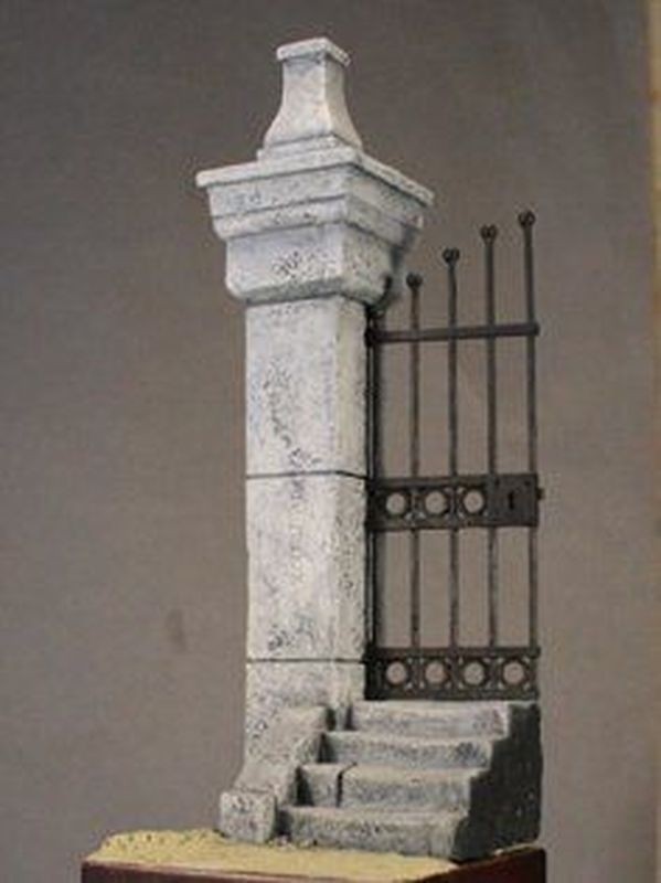 PILIER DE PORTE D'ENCEINTE