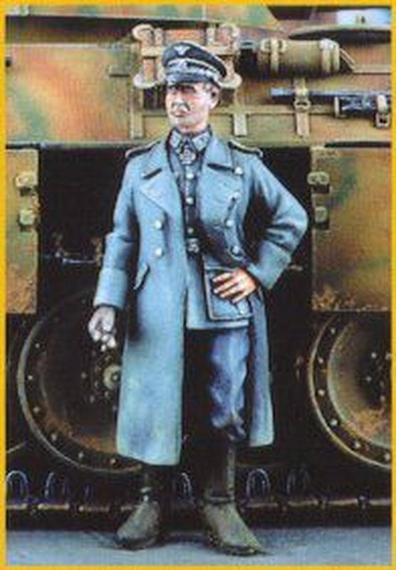 officier allemand en manteau