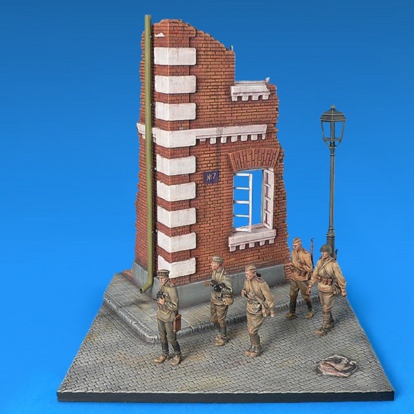 INFANTRY IN THE CITY – Image 9