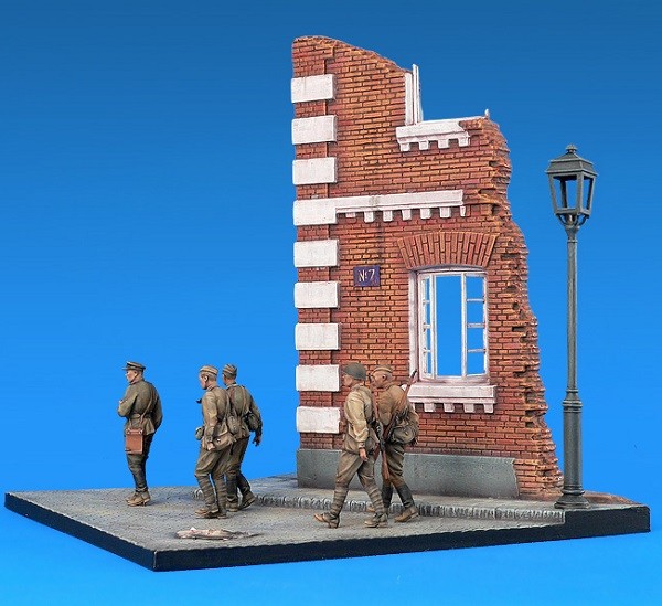INFANTRY IN THE CITY – Image 12