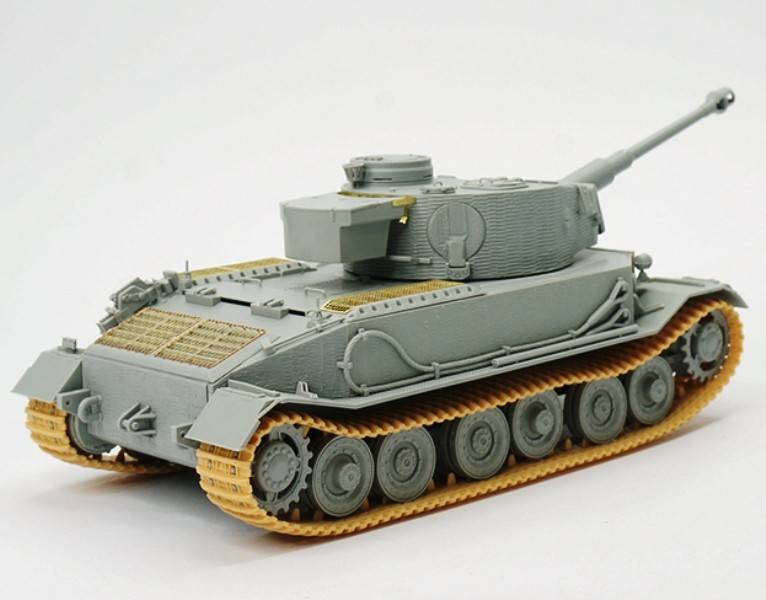 Sd.Kfz.181 Panzerkampfwagen VI(P) w/Zimmerit – Image 4