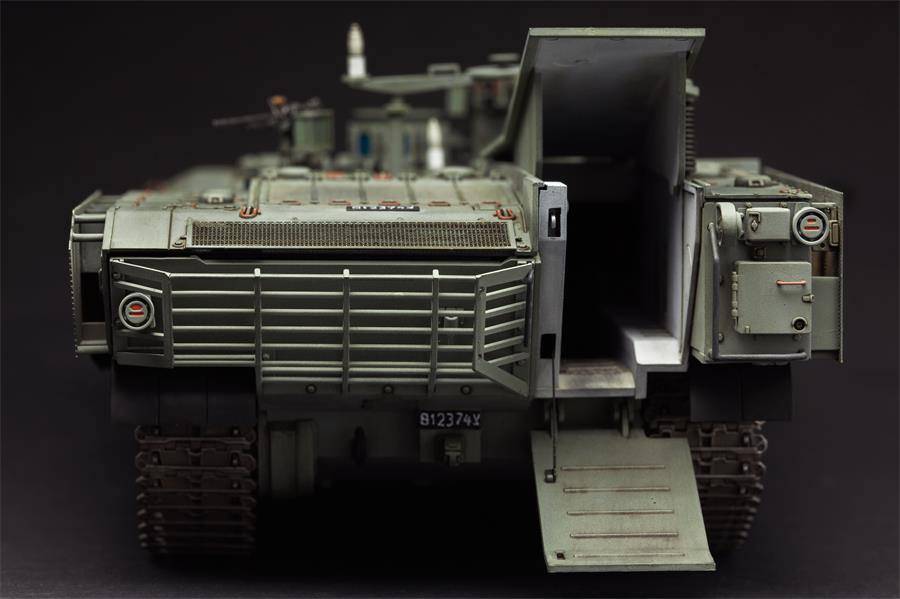 Israel heavy armoured personnel carrier Achzarit Late – Image 7