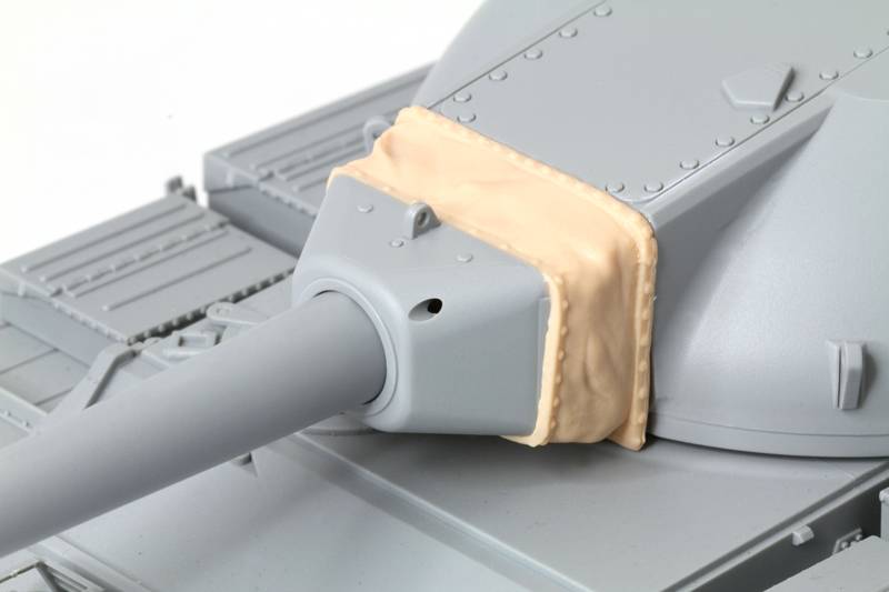 British Heavy Tank Conqueror Mark 2 – Image 7