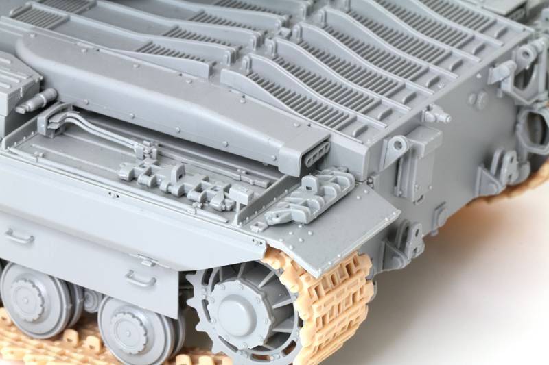 British Heavy Tank Conqueror Mark 2 – Image 9