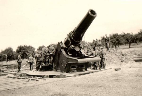 SKODA 42CM M.1917 HEAVY SIEGE HOWITZER w/ Erich von Manstein Siege Of Sevastopol 1942 – Image 8