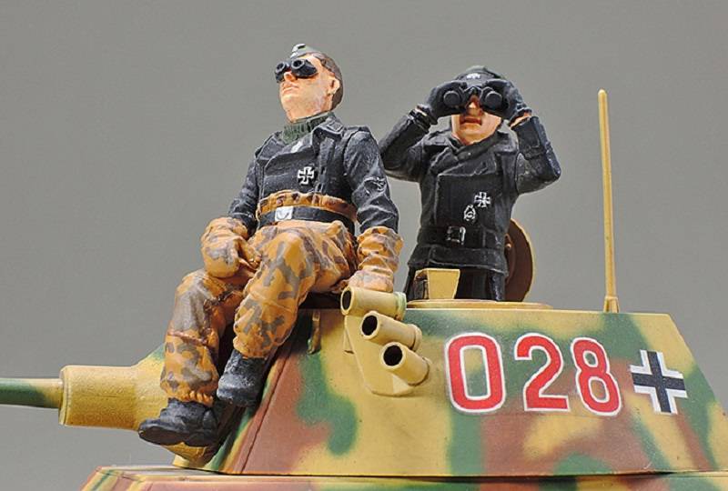 German Heavy Armored Car Sd.Kfz.234/2 Puma – Image 6