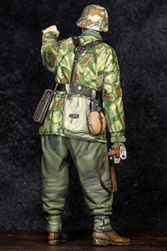 German Grenadier NCO – Image 4