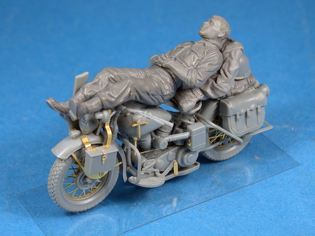 REST ON MOTORCYCLE – Image 2
