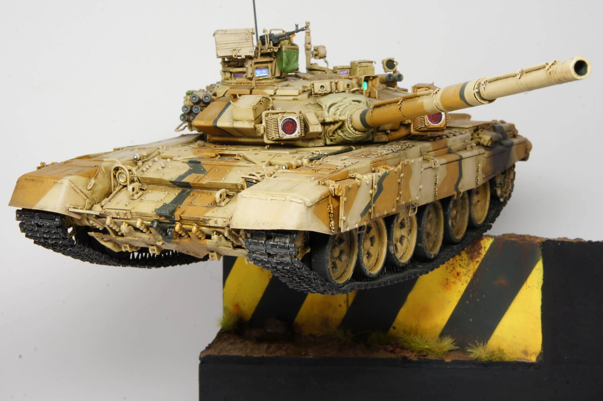 Russian T-90A Russian Main Battle Tank – Image 16