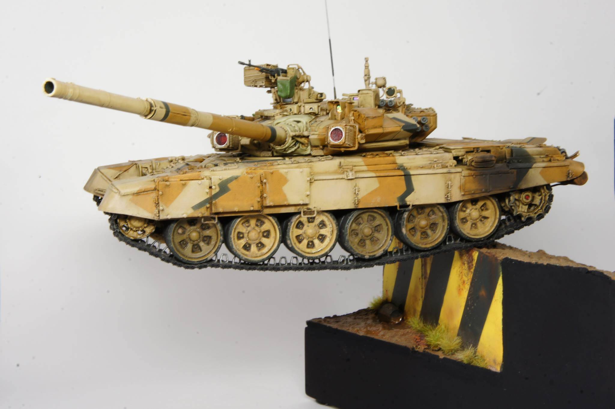 Russian T-90A Russian Main Battle Tank – Image 17