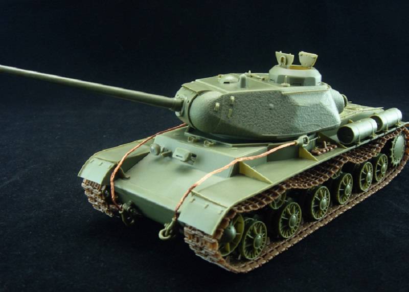 Russian Heavy Tank KV-85 – Image 6