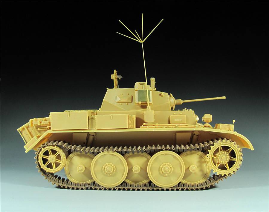 Panzerkampfwagen II Ausf.L “Luchs” (Sdkfz.123) Light Reconnaissance Tank, 9th Panzer Division – Image 11