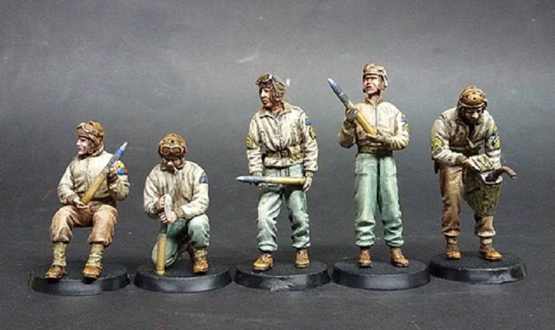 U.S. AMMO-LOADING TANK CREW – Image 2