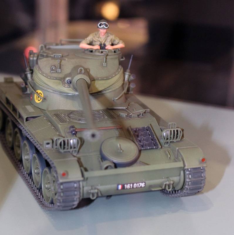 French Light Tank AMX-13 – Image 6