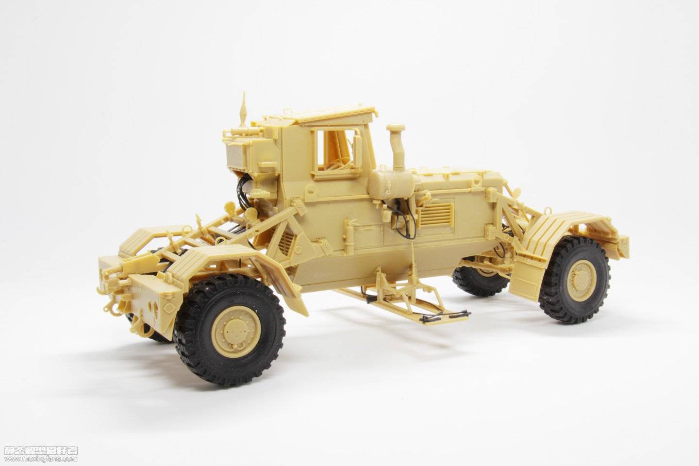 Husky Mk III Vehicle Mounted Mine Detector (VMMD) – Image 15