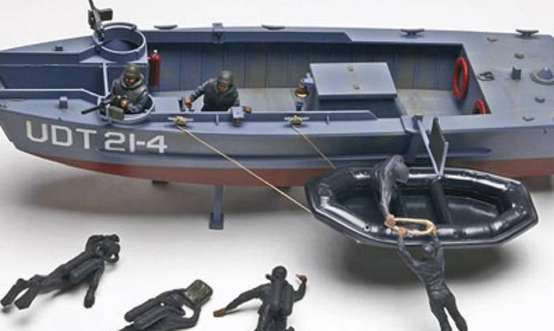 U.D.T. Boat with Frogmen – Image 2