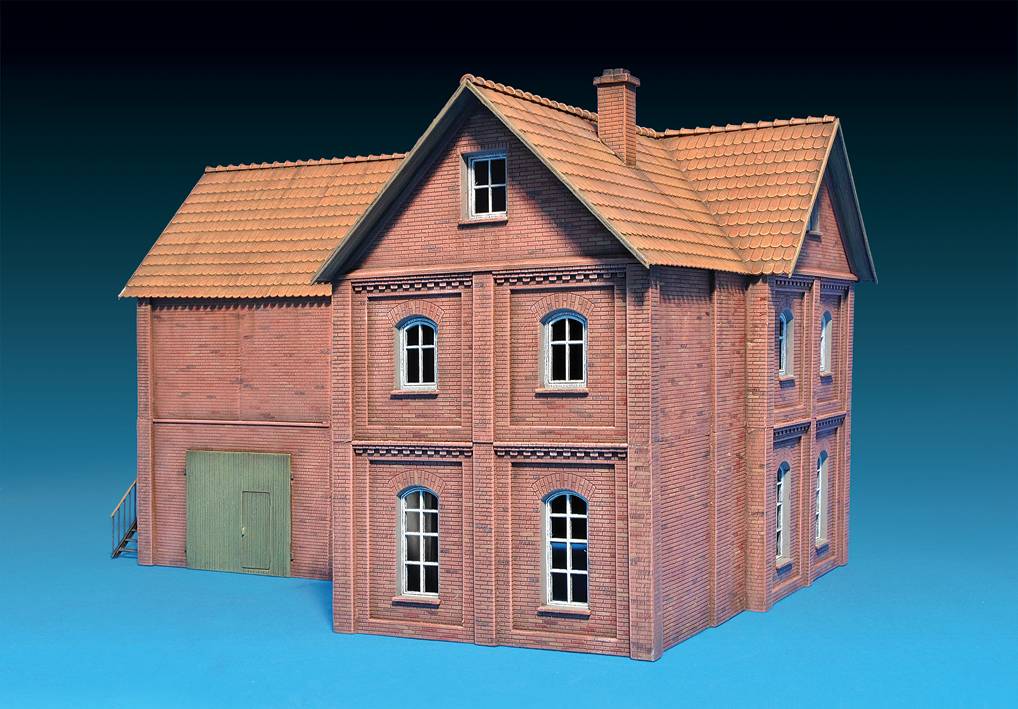 ADMINISTRATIVE BUILDING WITH WORKSHOP – Image 3