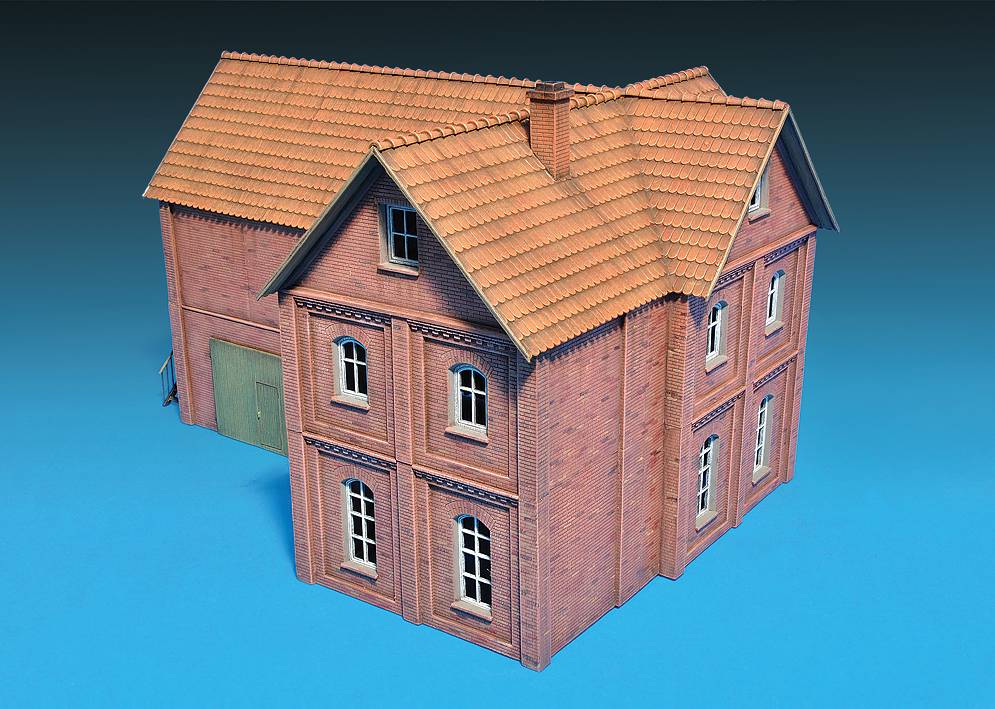 ADMINISTRATIVE BUILDING WITH WORKSHOP – Image 4
