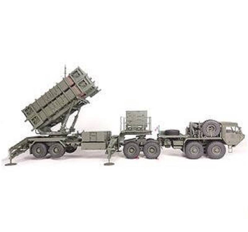 HEMTT M983 Tractor & M901 launching Station – Image 2