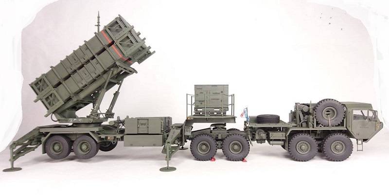 HEMTT M983 Tractor & M901 launching Station – Image 3