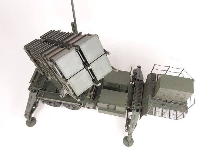 HEMTT M983 Tractor & M901 launching Station – Image 4