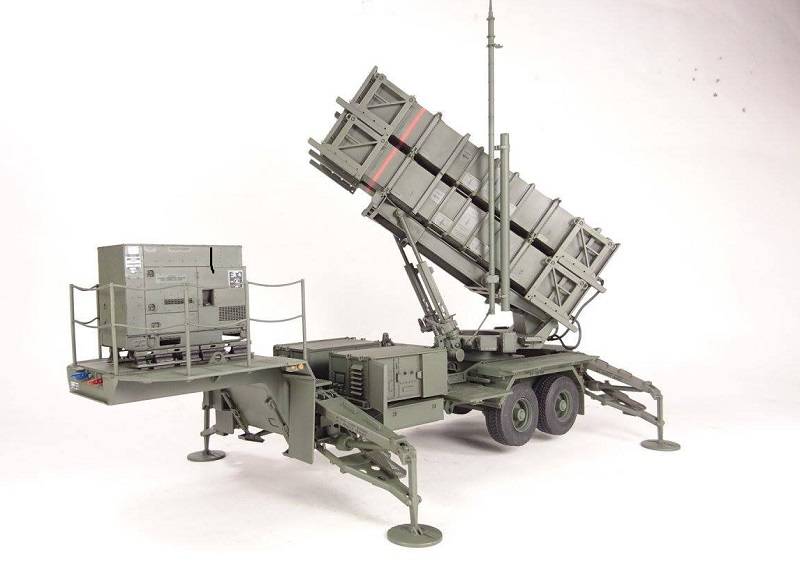 HEMTT M983 Tractor & M901 launching Station – Image 6