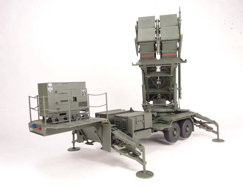 HEMTT M983 Tractor & M901 launching Station – Image 7