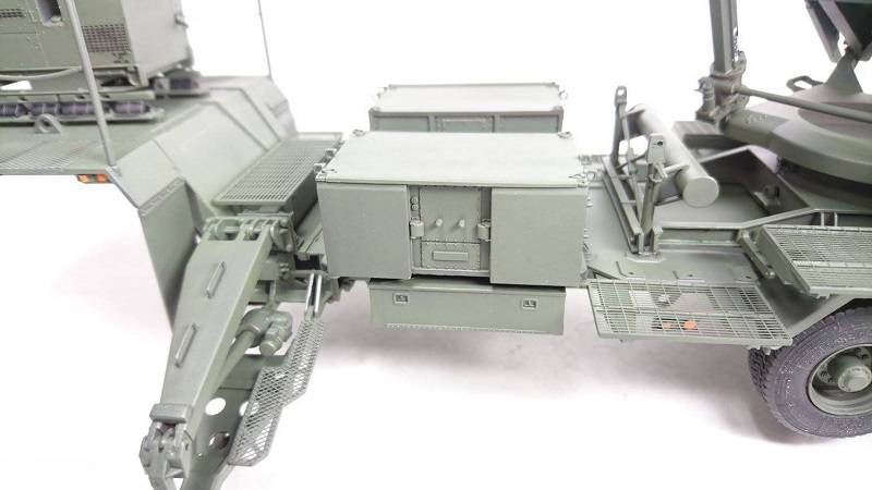 HEMTT M983 Tractor & M901 launching Station – Image 9