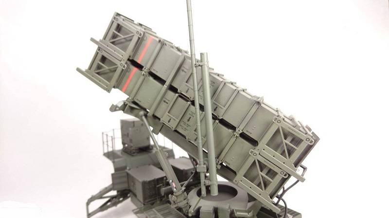 HEMTT M983 Tractor & M901 launching Station – Image 10