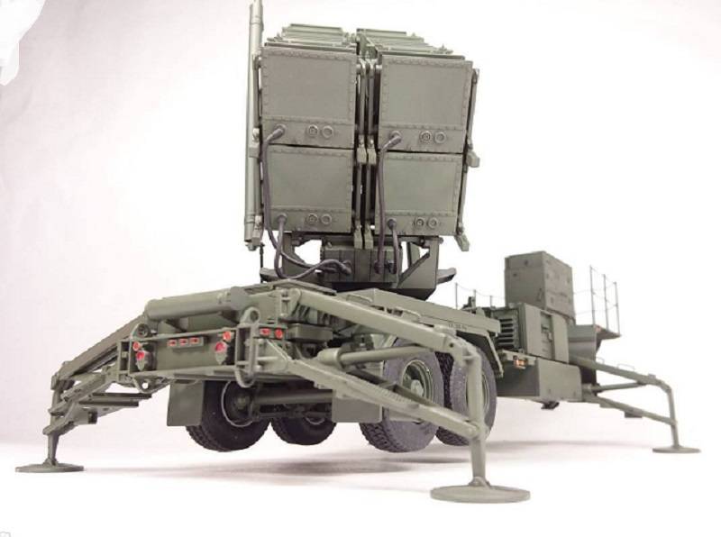 HEMTT M983 Tractor & M901 launching Station – Image 12