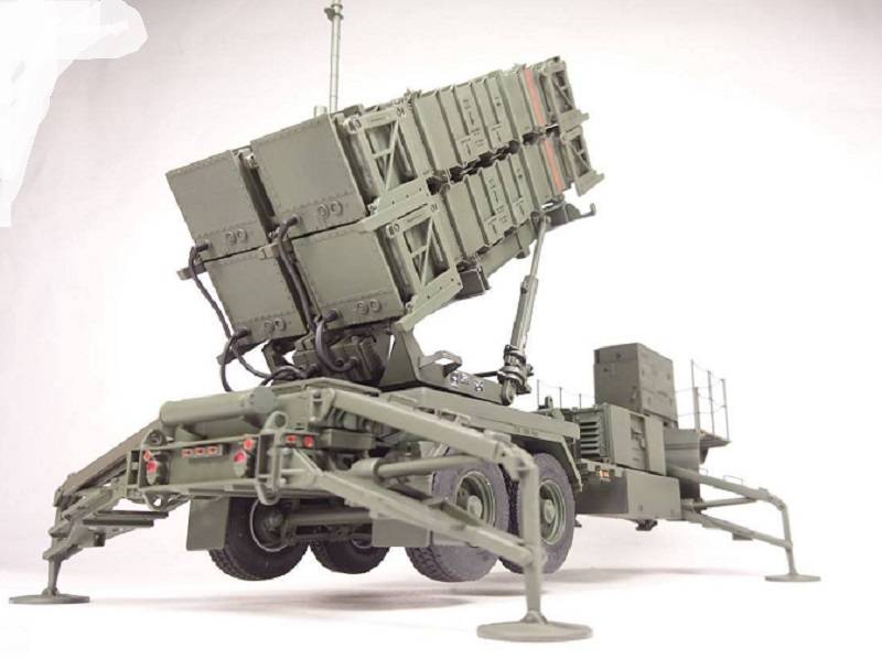 HEMTT M983 Tractor & M901 launching Station – Image 13