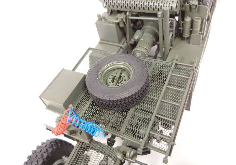 HEMTT M983 Tractor & M901 launching Station – Image 21
