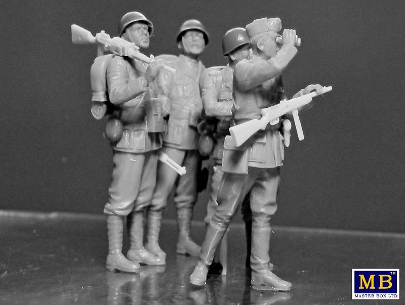 Italian Military Men WWII Era – Image 8