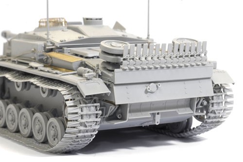 StuG.III Ausf.F/8 Late Production w/winter track – Image 8