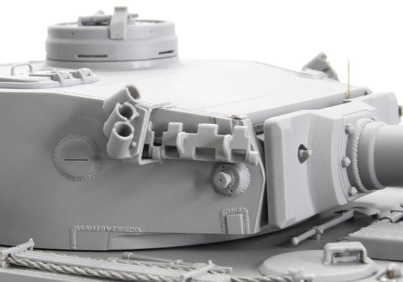 Pz.Kpfw.VI Ausf.E Sd.Kfz 181 Tiger 1 “Tunisian Initial” s.Pz.Abt.501 and Pz.Rgt.7 Tunisia 1942-43 – Image 8