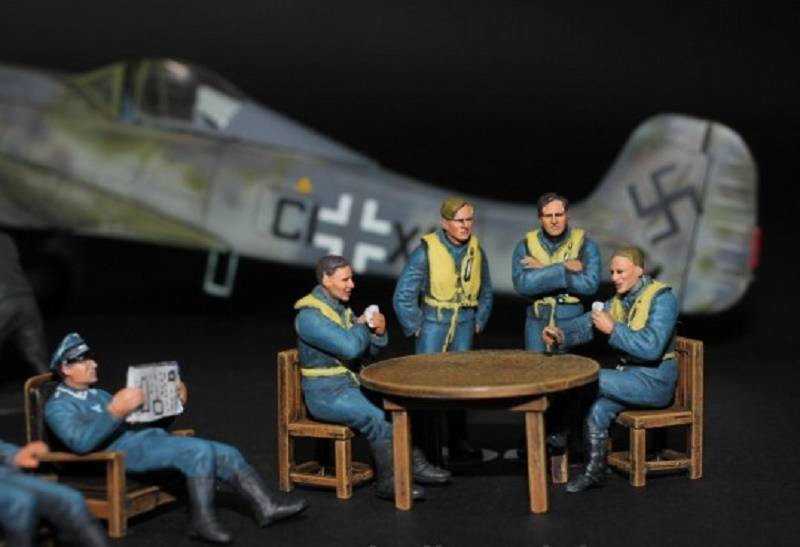 Luftwaffe Pilot "Battle of Britian" Ground Crew & Equipment Set – Image 4