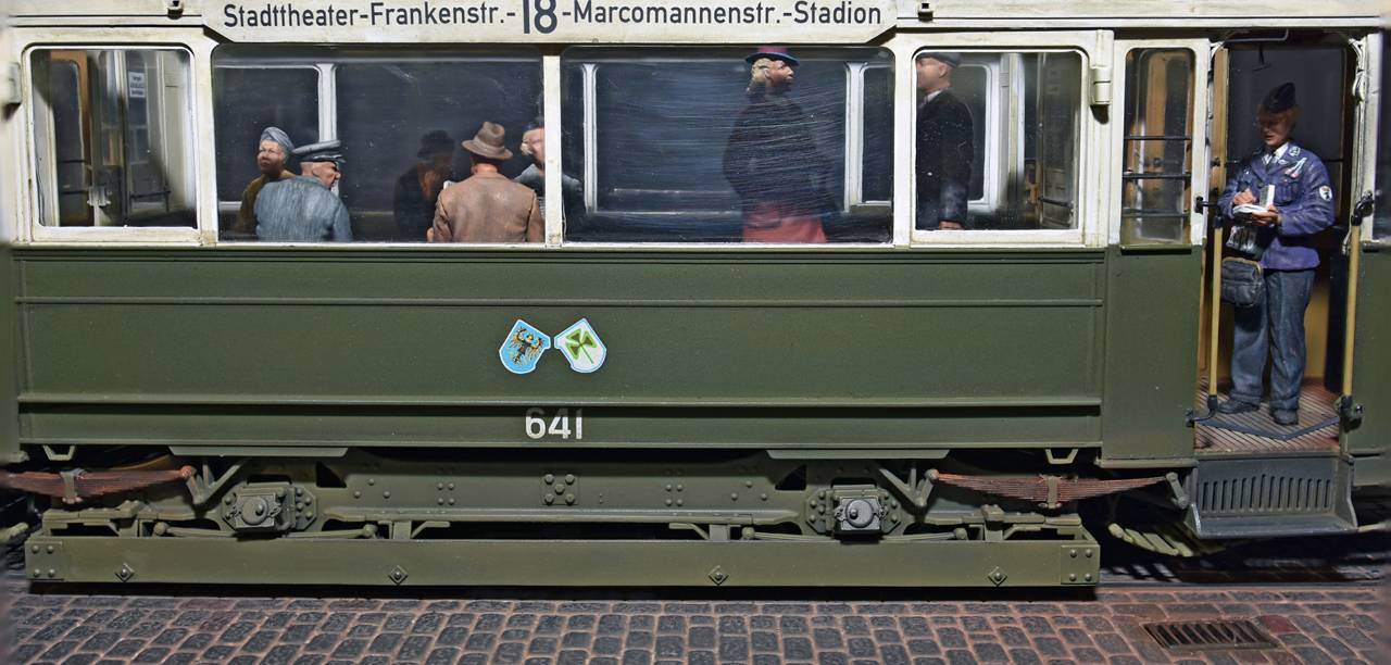 EUROPEAN TRAMCAR (StraBenbahn Triebwagen 641) w/CREW & PASSENGERS – Image 3