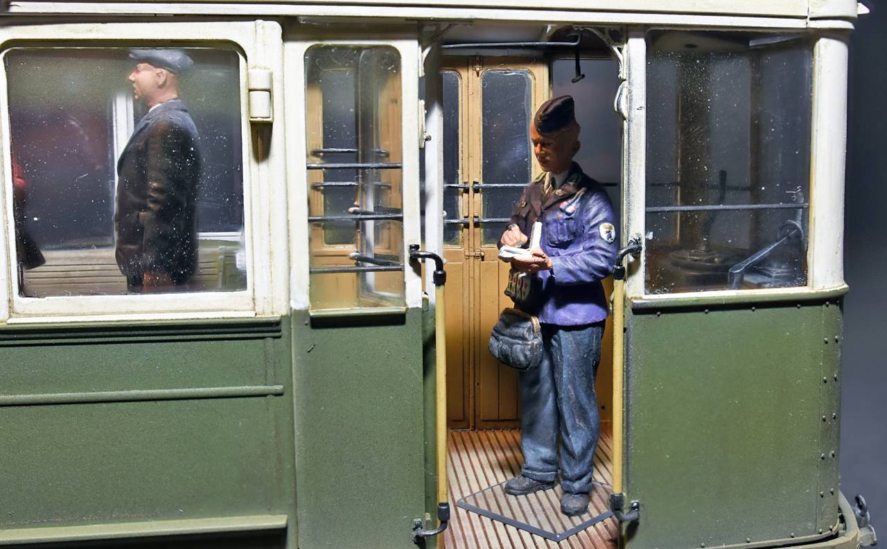 EUROPEAN TRAMCAR (StraBenbahn Triebwagen 641) w/CREW & PASSENGERS – Image 4